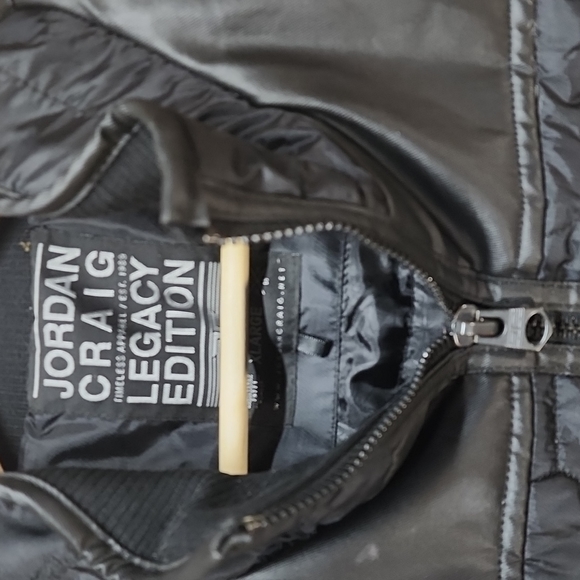 Black winter vest - Picture 4 of 7